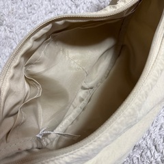 UNIQLO　ショルダーバッグ ベージュ
の画像
