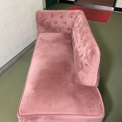 【美品】ピンクベルベット調 カウチソファ｜可愛いデザイン｜5月2...