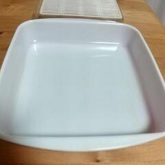 昭和レトロ   食品保存容器 透明・赤の画像
