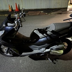 pcx jf56 低走行9000キロ　タイヤ前後ほぼ新品の画像