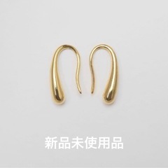  【新品未使用品】金属アレルギー対応 ミニドロップカーブピアス ...