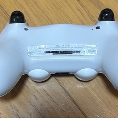 PS4 コントローラー　白　の画像