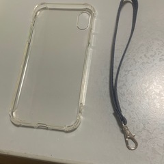 　スマホケース(iPhoneXR用)と、携帯ストラップ　、です。