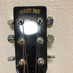 HONEY BEEのアコースティックギターの画像