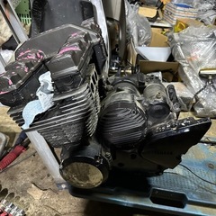 XJR エンジンパーツ探してます