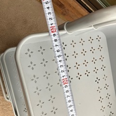 キャスターつき　4段収納ラック（樹脂製？）の画像