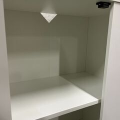 IKEA イケア BAGGEBO バッゲボー 木製 2段 収納棚 キャビネット 扉付 ホワイト 幅50cm×奥行30cm×高さ80cmの画像