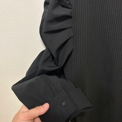 パフスリーブ　七分袖黒トップス☆の画像