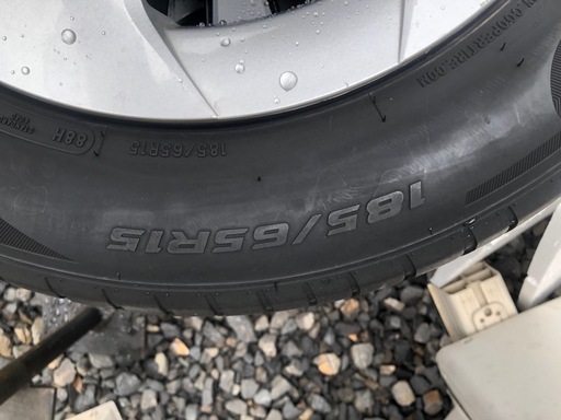 純正タイヤ185/65/R15 