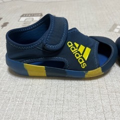 アディダスサンダルの画像