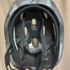 セット！子供用ヘルメットと大きな音から耳を守るイヤーマフの画像