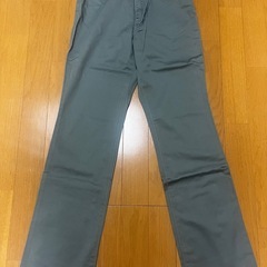 ★未着用　カーキ　パンツ