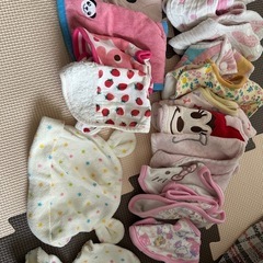 女の子ベビー　よだれかけ