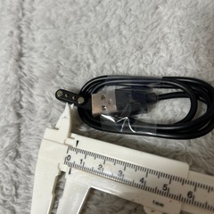 新品‼️ スマートウォッチ腕時計、 2ピン充電ケーブルジューサー用 2ピン間の距離 4mm磁気マグネット式充電 USBケーブル 急速充電 高耐久 USB磁気充電ケーブル smart watch 充電ケーブルUSB スマートウォッチコード 60cm (ブラック)の画像