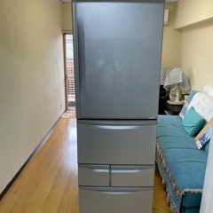 東芝ノンフロン冷凍冷蔵庫424L古いが美しい。