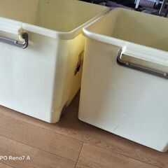 おもちゃ箱、キャスター付きケースの画像