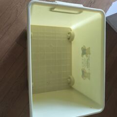 おもちゃ箱、キャスター付きケースの画像