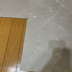 大理石模様のタイル　床　カーペット