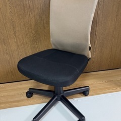 メッシュオフィスチェア
