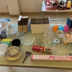 【無料】グラス・お椀・小鉢・タッパーなど食器類いろいろお譲りします◎