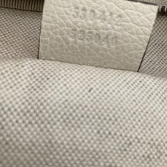 ⭐︎値下げしました⭐︎GUCCI ボディバッグ　ウエストバッグ　ホワイト　白　ロゴの画像
