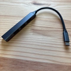 【DAISO】薄型Type-C ハブ(USB4ポート)の画像