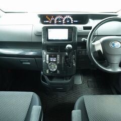 【自社ローン対象】トヨタ　ノア〇片側電動スライドドア〇HDDナビ〇フルセグ〇バックカメラ〇DVD再生〇ETCの画像