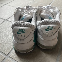 NIKE AIRMAX 23.5　の画像