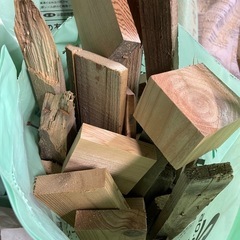 【国産端材詰め合わせ】  杉中心・  DIY・  クラフ  ト・薪