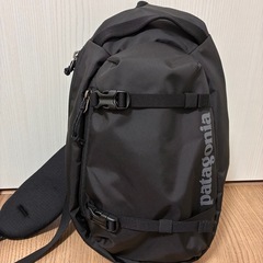 【極美品】パタゴニア アトムスリング　8L 黒色　ボディバッグ