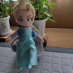 アナ雪のエルサとランドセル型のポーチ