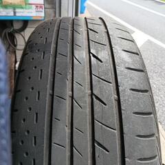 中古タイヤの画像