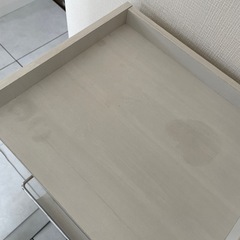 ディスプレイラック 扉付きラック 白家具 木目の画像