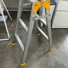脚立２段の画像