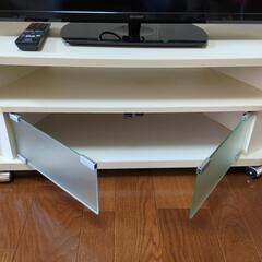 シャープ　AQUOS　32型テレビとテレビ台の画像