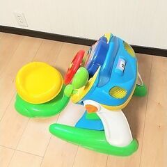 トイザらス よくばり子供運転手 ハンドルおもちゃ　イス付きの画像