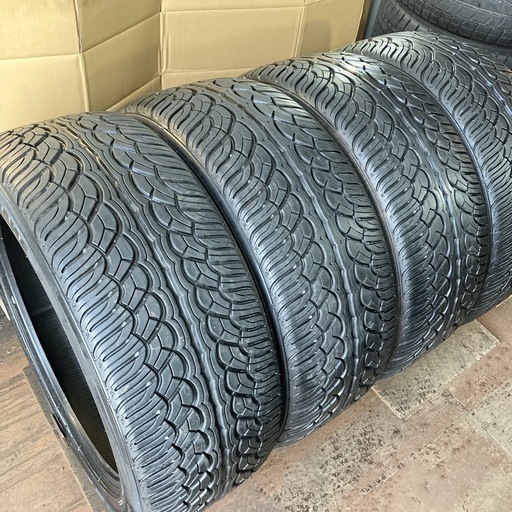 285/45R22 4本／ヨコハマ PARADA Spec-X 8分上 A4880-81