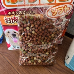 ペットエサ ペットシーツ ペット紙オムツの画像
