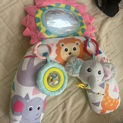 トイザらスベビークッション
