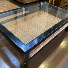 ガラステーブル