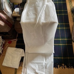 ニトリのレースカーテンです。1枚の幅約104㌢ 高さ約144㌢で...