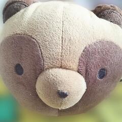 タヌキとキツネのタヌキのぬいぐるみ