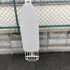 JM19890K)★大特価★アイロン台<幅：約33cm 奥行：約33cm 高さ：約10~85cm> 中古品【取りに来られる方限の画像