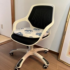 キャスター付き椅子