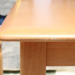 一生紀☆ダイニングセット☆ダイニングテーブル＋ダイニングチェア2脚＋ベンチ☆木製☆無垢材☆木目☆机と椅子のセット☆中古品【こちらは店舗です。浜村鹿野温泉ICから3分 買取本舗 宮本リサイクル 営業時間9～19時 定休日水曜のみ←連絡できませんm(_ _)m】 G1134の画像