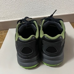 adidasスニーカーの画像