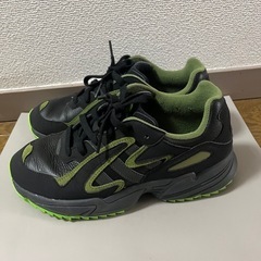 adidasスニーカーの画像