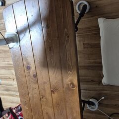 ローテーブルは無料で分けます