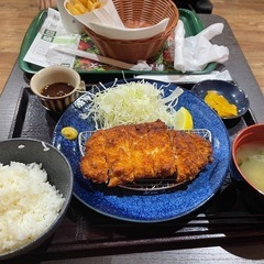 来週夜ごはん行ける人🙋‍♂️