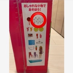 バービー かわいいピンクのプールハウスと人形セットの画像